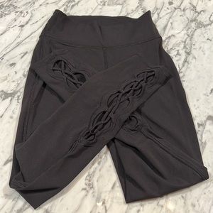 Lululemon legging with mesh details to both legs